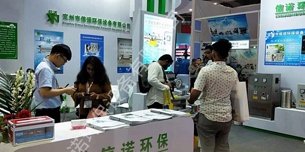 上海國際水展 國際友人現(xiàn)場訂購產品  (3)